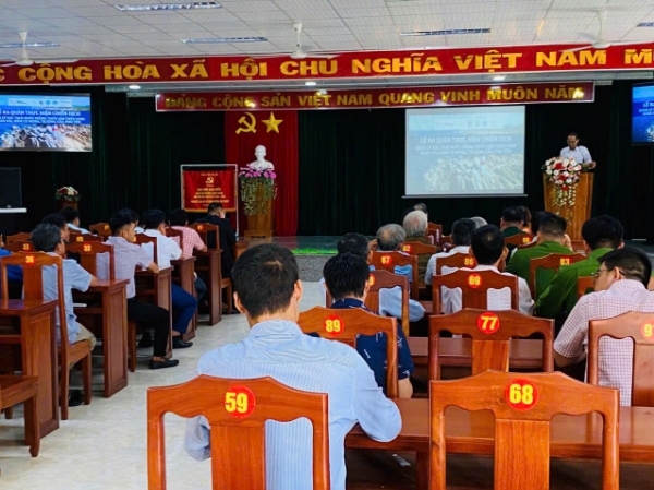 Hình ảnh cho bài viết Thị xã Sông Cầu tổ chức lễ ra quân chiến dịch quản lý rác thải nuôi trồng thủy sản trên Vịnh Xuân Đài và Đầm Cù Mông